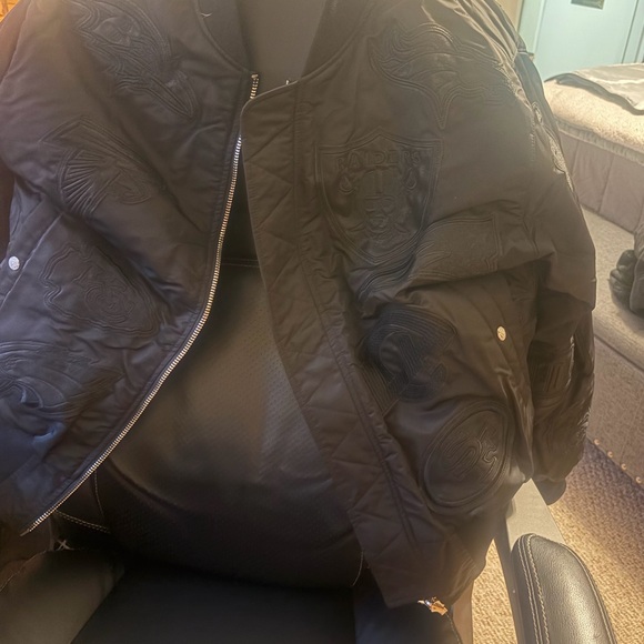 Jeff Hamilton NFL Jacket - Picture 10 of 13